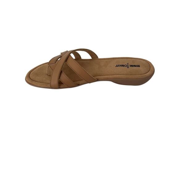 MinneTonka Women’s Tan crisscross Leather padded insole comfy Slippers Sz 12M. - Picture 2 of 9